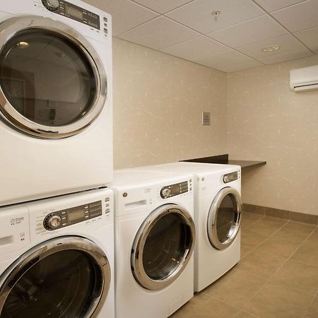 Hampton Inn & Suites Baltimore/Woodlawn Экстерьер фото