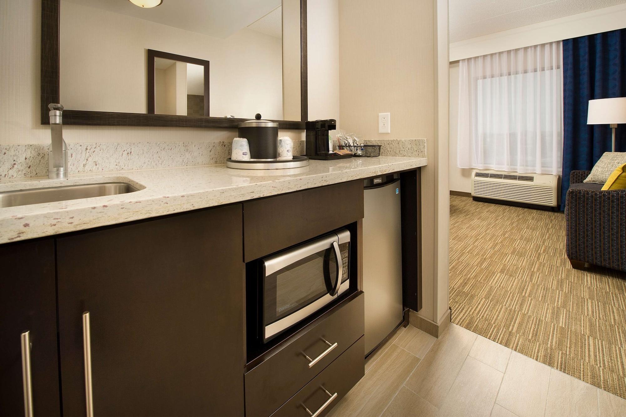 Hampton Inn & Suites Baltimore/Woodlawn Экстерьер фото