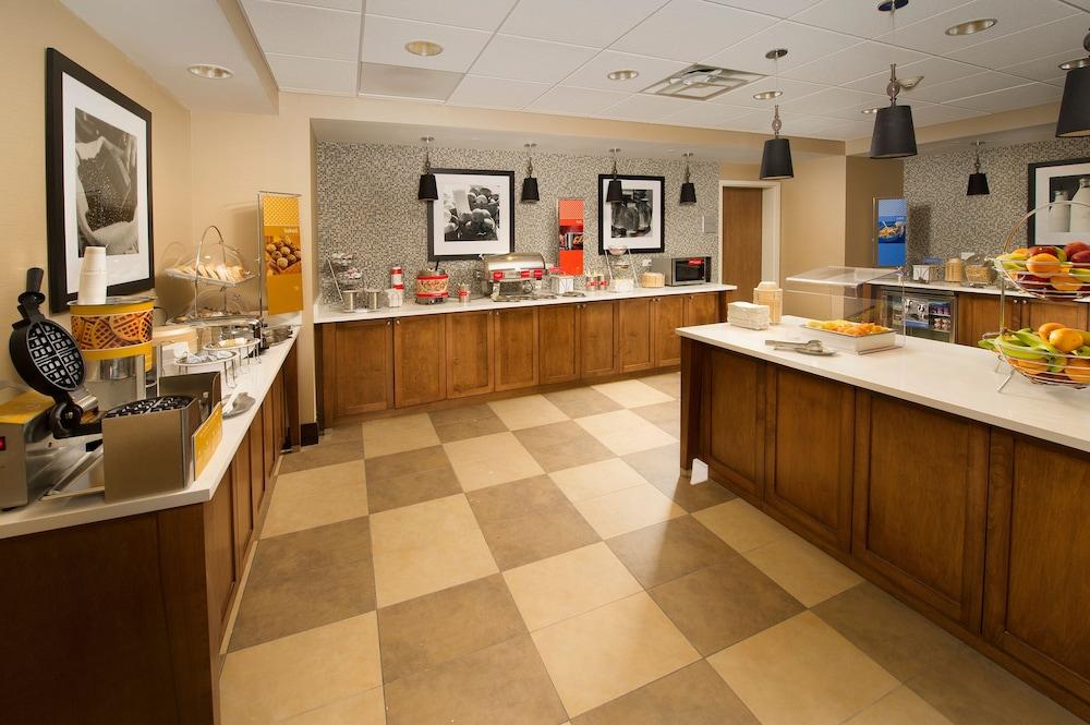 Hampton Inn & Suites Baltimore/Woodlawn Экстерьер фото
