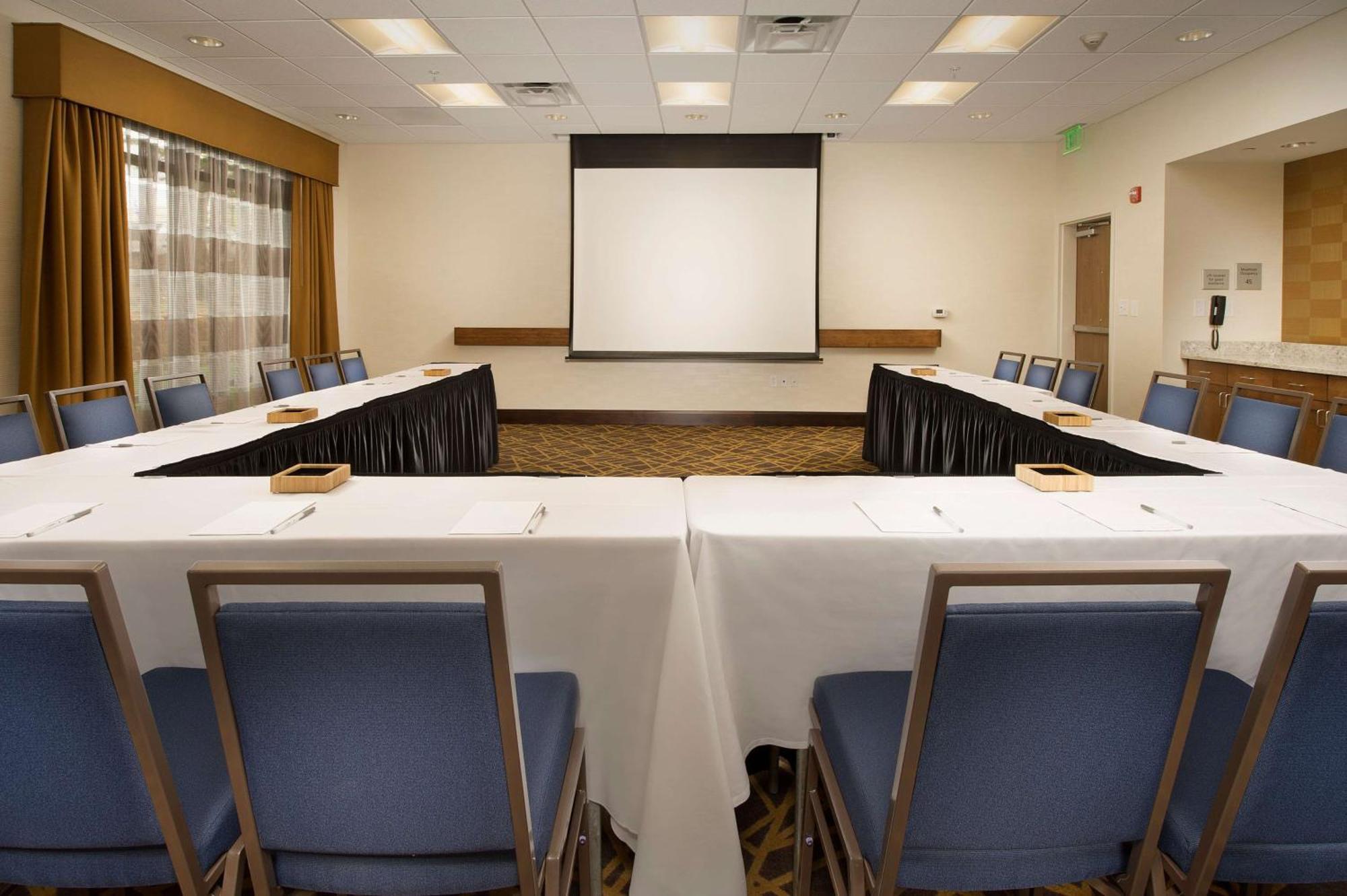 Hampton Inn & Suites Baltimore/Woodlawn Экстерьер фото