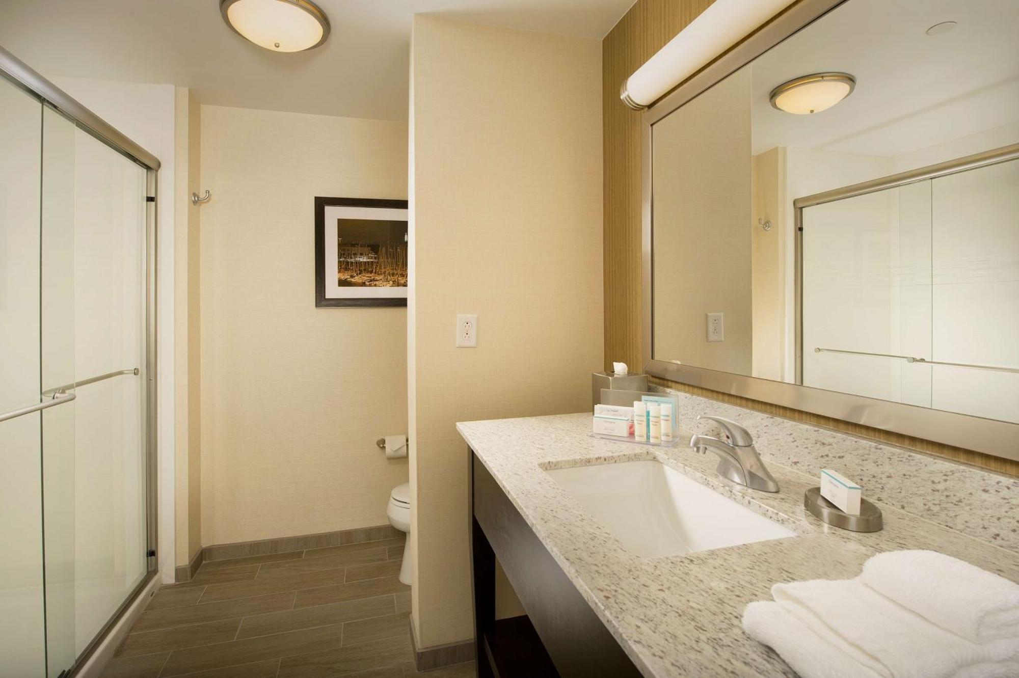 Hampton Inn & Suites Baltimore/Woodlawn Экстерьер фото