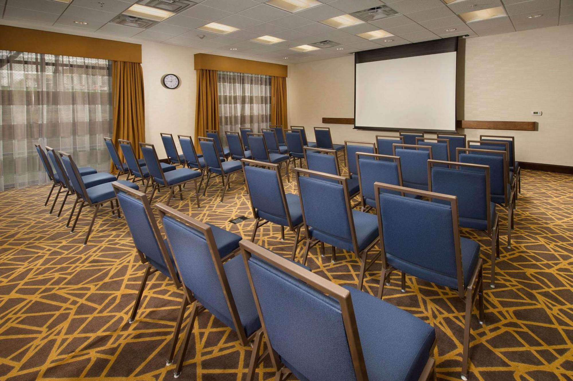 Hampton Inn & Suites Baltimore/Woodlawn Экстерьер фото