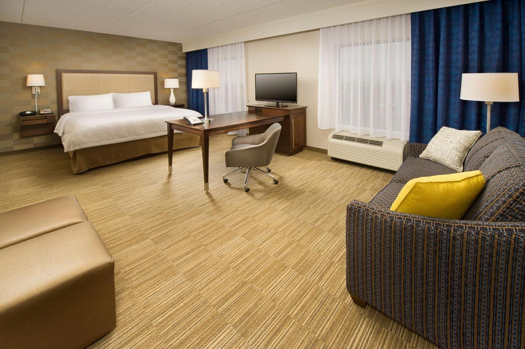 Hampton Inn & Suites Baltimore/Woodlawn Экстерьер фото