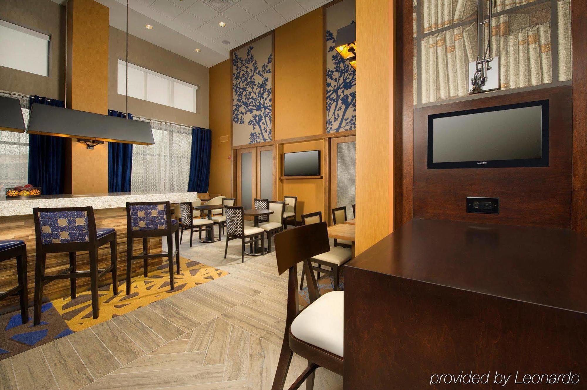 Hampton Inn & Suites Baltimore/Woodlawn Экстерьер фото